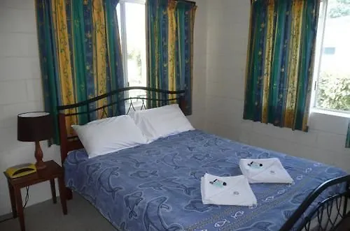 Ocean Breeze Apartments Bowen 0*,