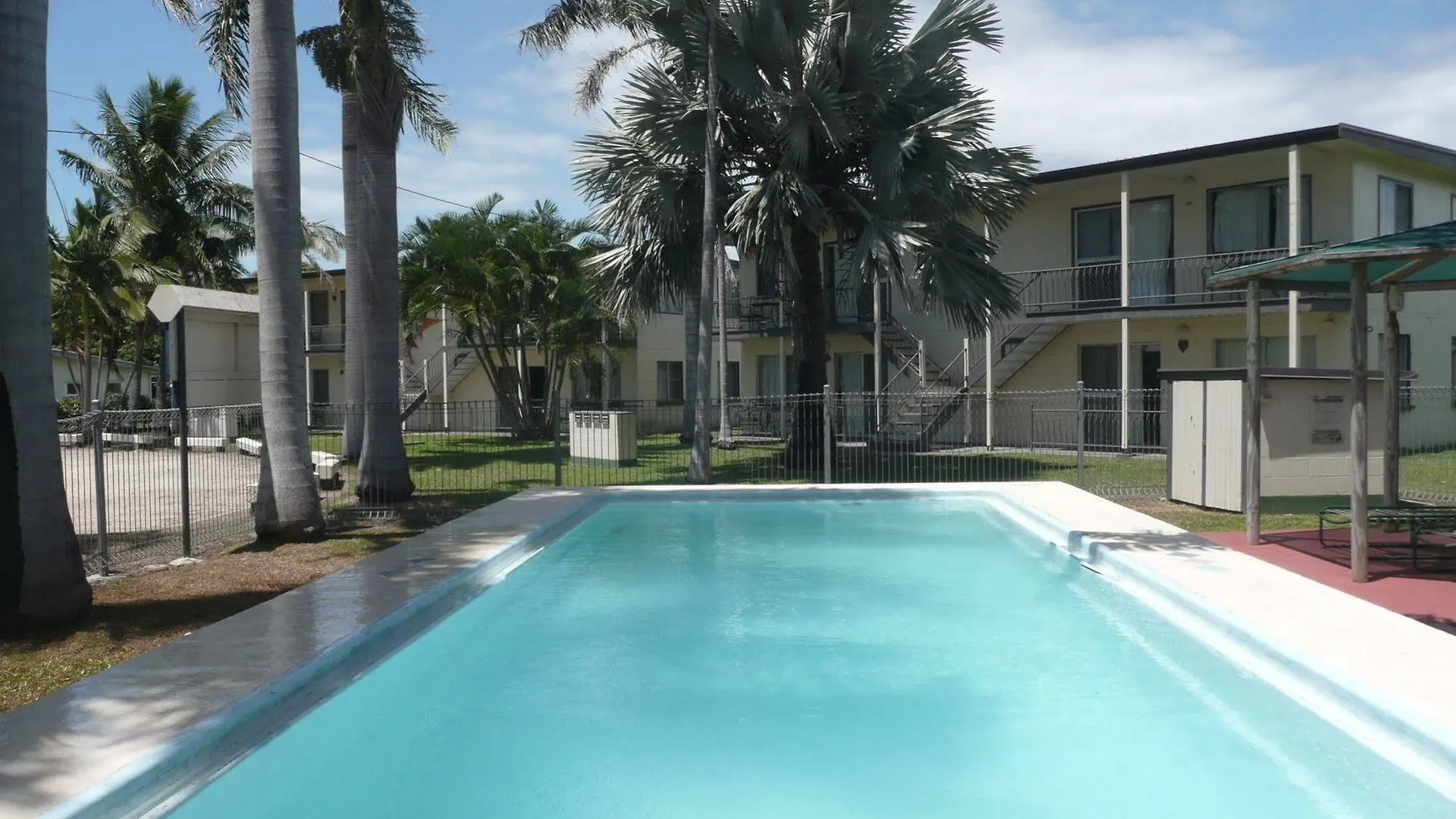 Ocean Breeze Apartments Bowen